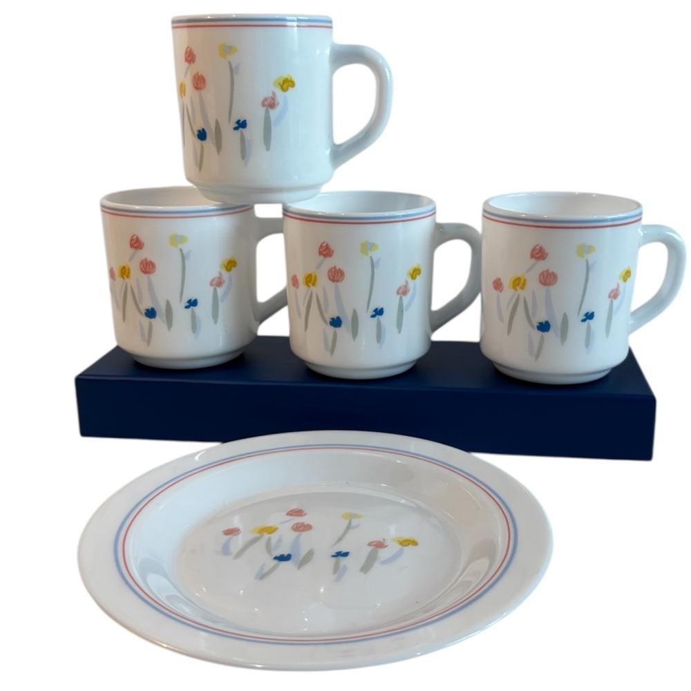 Vintage Arcopal France Pastoral Milk Glass Mugs
(Set of 4 plus a 7” salad plate)